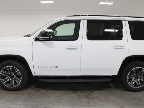 Used 2024 Jeep Wagoneer Series II image 6