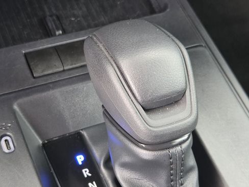 Used 2026 Toyota Corolla Cross LE FWD image 21