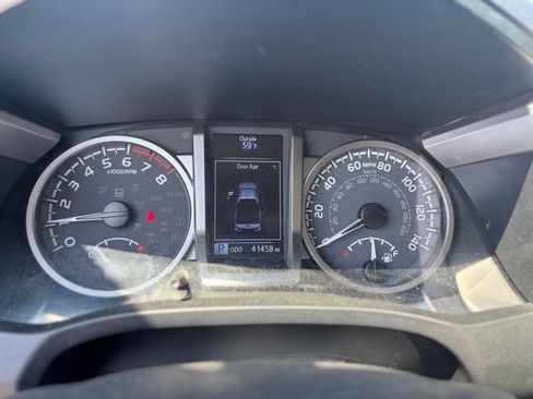 Used 2022 Toyota Tacoma SR5 AWD/4WD image 16