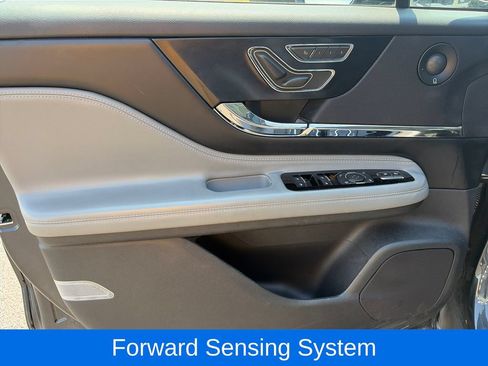 Used 2020 Lincoln Corsair Reserve AWD/4WD image 17
