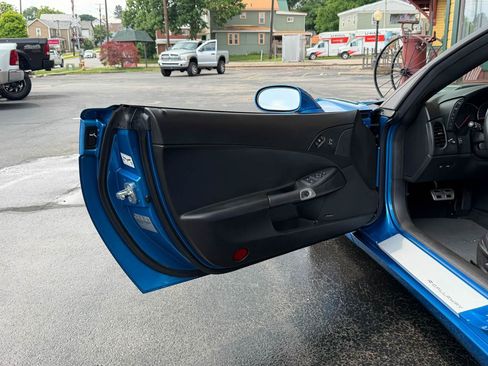 Used 2009 Chevrolet Corvette Convertible w/ Preferred Equipment Group RWD image 21