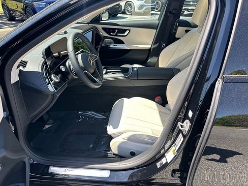 New 2026 Mercedes-Benz E 350 4MATIC Sedan image 9