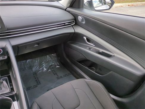 Certified 2023 Hyundai Elantra Blue image 16