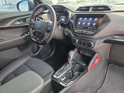 Used 2023 Chevrolet TrailBlazer RS w/ Sun and Liftgate Package FWD image 16