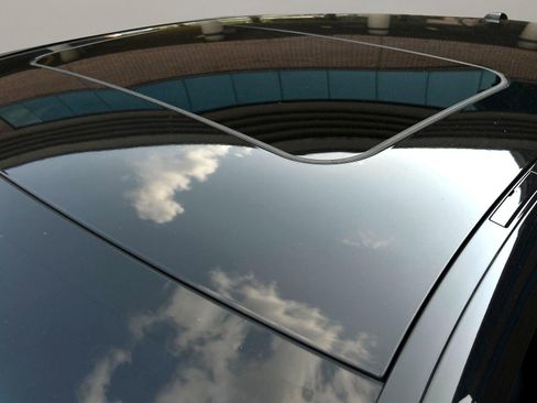 Used 2015 Porsche Panamera 4S image 12