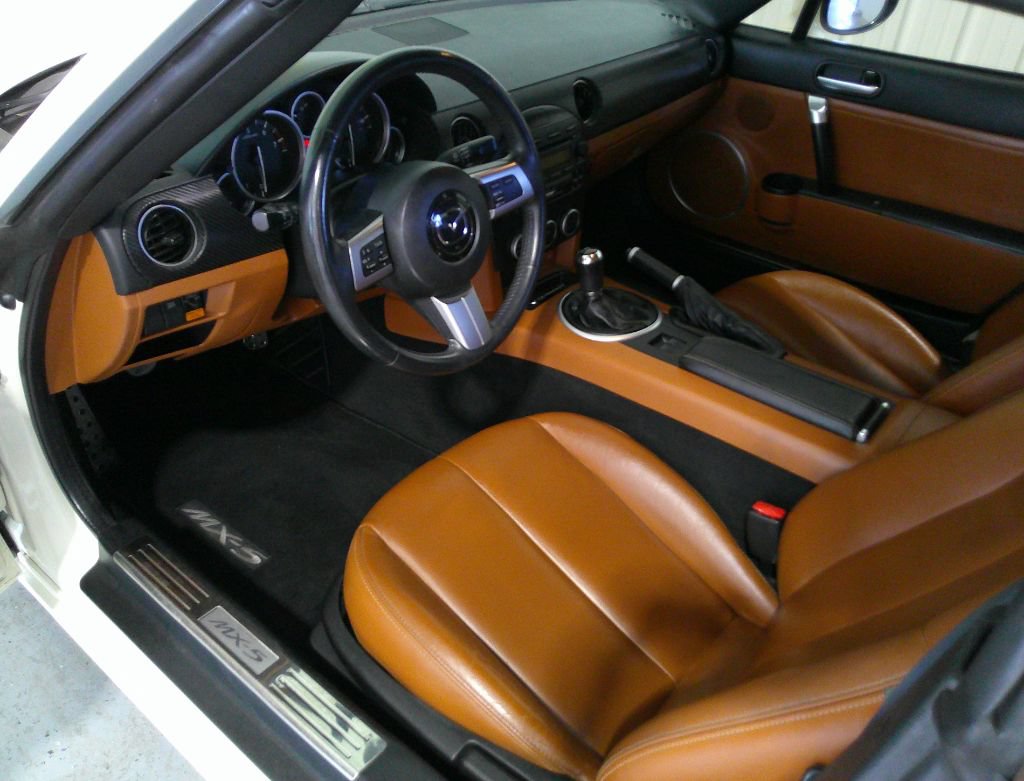 Used 2007 MAZDA MX-5 Miata Grand Touring w/ Premium Pkg RWD image 23