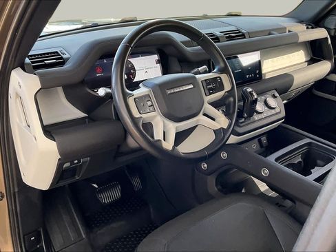 Used 2020 Land Rover Defender 110 SE AWD/4WD image 17