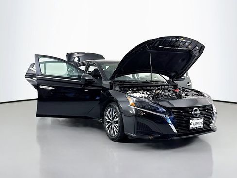 Used 2025 Nissan Altima 2.5 SV image 21
