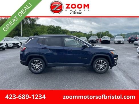 Used 2020 Jeep Compass Latitude FWD image 1