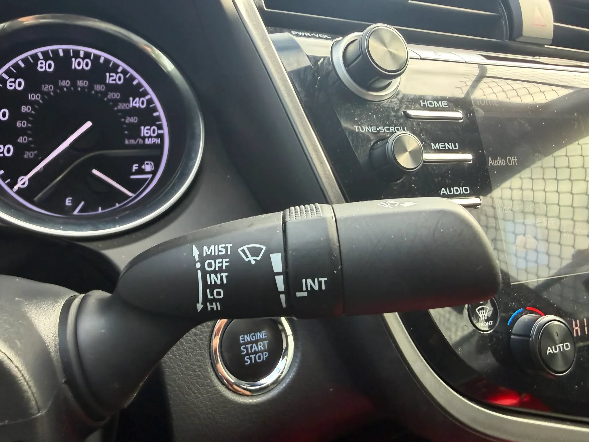 Used 2020 Toyota Camry XLE w/ Navigation Package FWD image 15