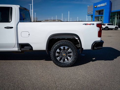 Used 2024 Chevrolet Silverado 2500 Custom w/ Custom Convenience Package AWD/4WD image 12
