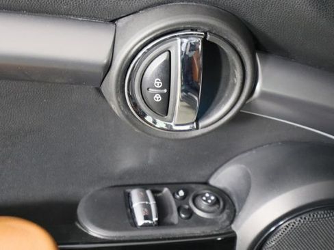 Used 2023 MINI Cooper 2-Door Hardtop w/ Signature Upholstery Package FWD image 20