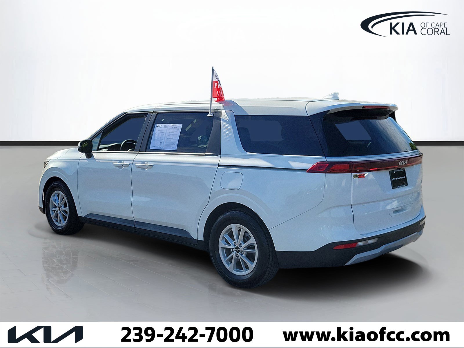 Certified 2024 Kia Carnival LX FWD image 4