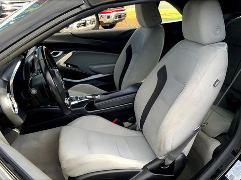 Used 2023 Chevrolet Camaro LT image 7