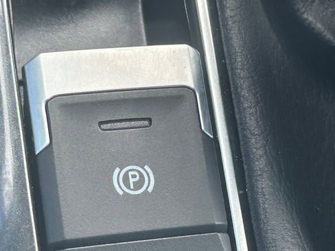 Certified 2023 Volkswagen Tiguan SE image 55