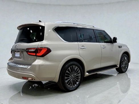 Used 2024 INFINITI QX80 Sensory image 11