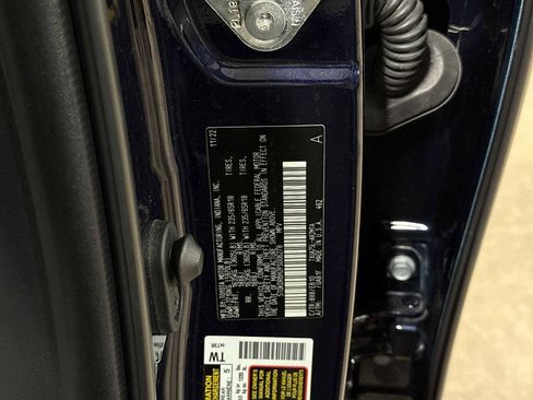 Used 2023 Toyota Highlander XLE image 14