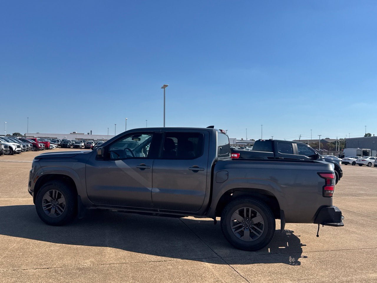 Used 2025 Nissan Frontier SV RWD image 22