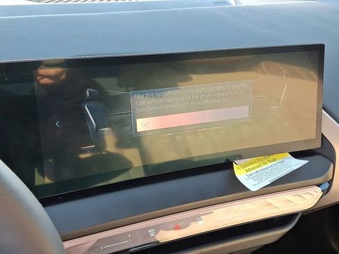 Certified 2025 BMW X3 xDrive30i w/ Convenience Package image 20