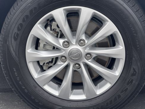 Used 2018 Chrysler Pacifica Touring Plus image 8