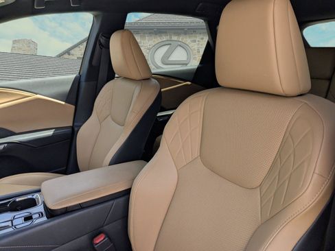 Used 2025 Lexus RX 350 FWD w/ Technology Package image 7