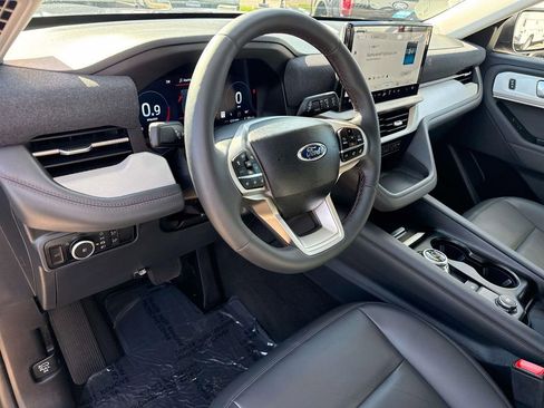 Used 2025 Ford Explorer Active w/ Active Comfort Package image 28
