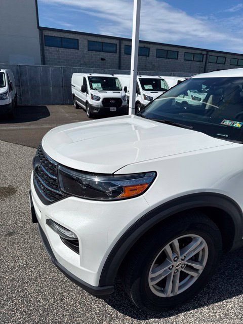 Used 2022 Ford Explorer XLT w/ Equipment Group 202A AWD/4WD image 10