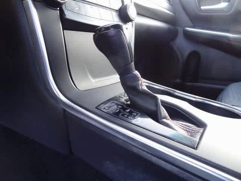 Used 2015 Toyota Camry SE image 15