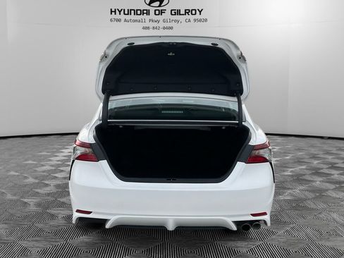 Used 2023 Toyota Camry SE image 9