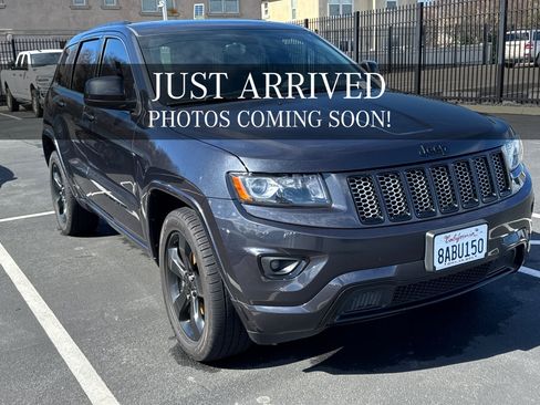 Used 2015 Jeep Grand Cherokee Altitude image 1