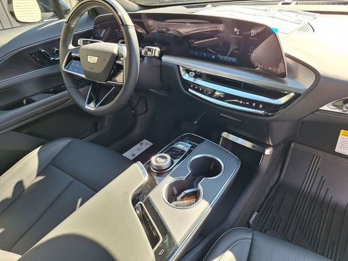 New 2026 Cadillac Lyriq Sport image 25