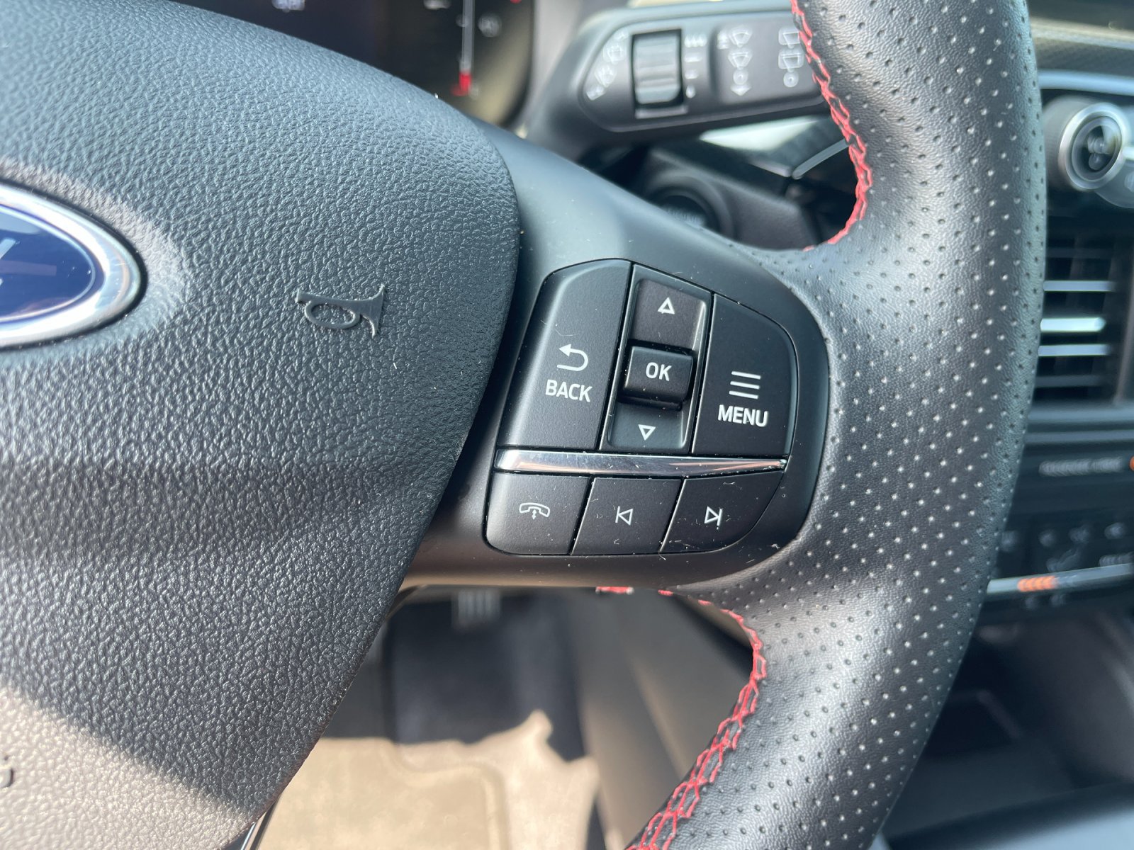 Used 2026 Ford Escape ST-Line AWD/4WD image 30