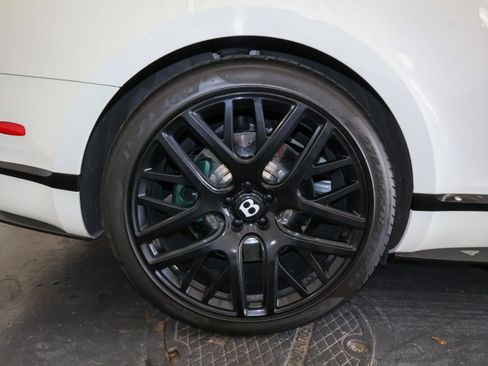 Used 2015 Bentley Continental GT3-R AWD/4WD image 34