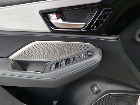 Used 2023 Acura MDX SH-AWD image 17