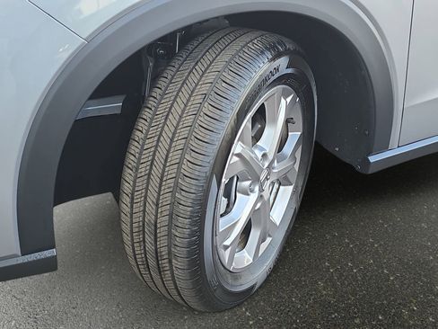 Certified 2025 Honda HR-V LX image 29