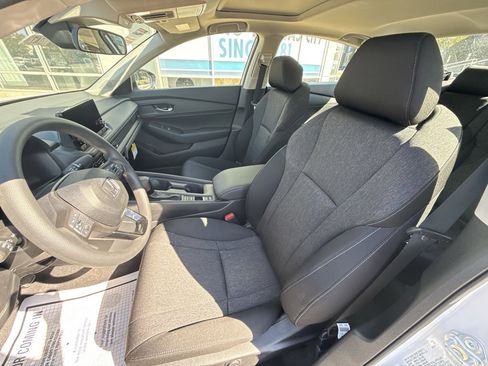 Used 2025 Honda Accord SE image 8