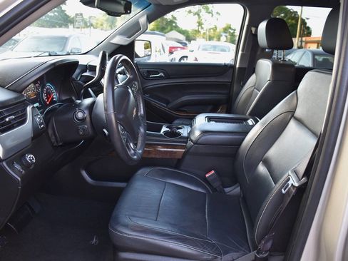 Used 2017 Chevrolet Tahoe LT w/ Luxury Package RWD image 12