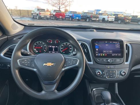 Used 2025 Chevrolet Malibu LT image 23