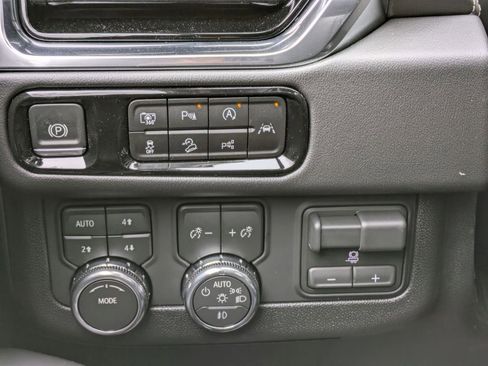 New 2026 GMC Yukon XL Elevation image 17