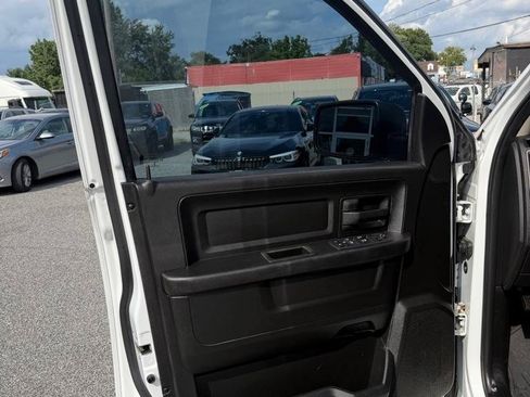 Used 2019 RAM 1500 Express w/ Express Value Package AWD/4WD image 9