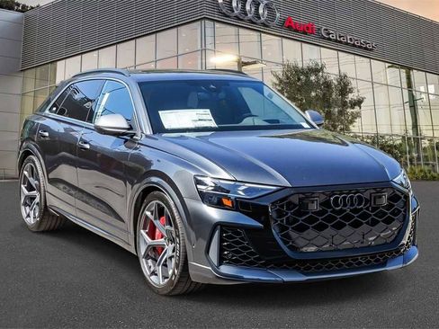 New 2025 Audi RS Q8 performance image 3