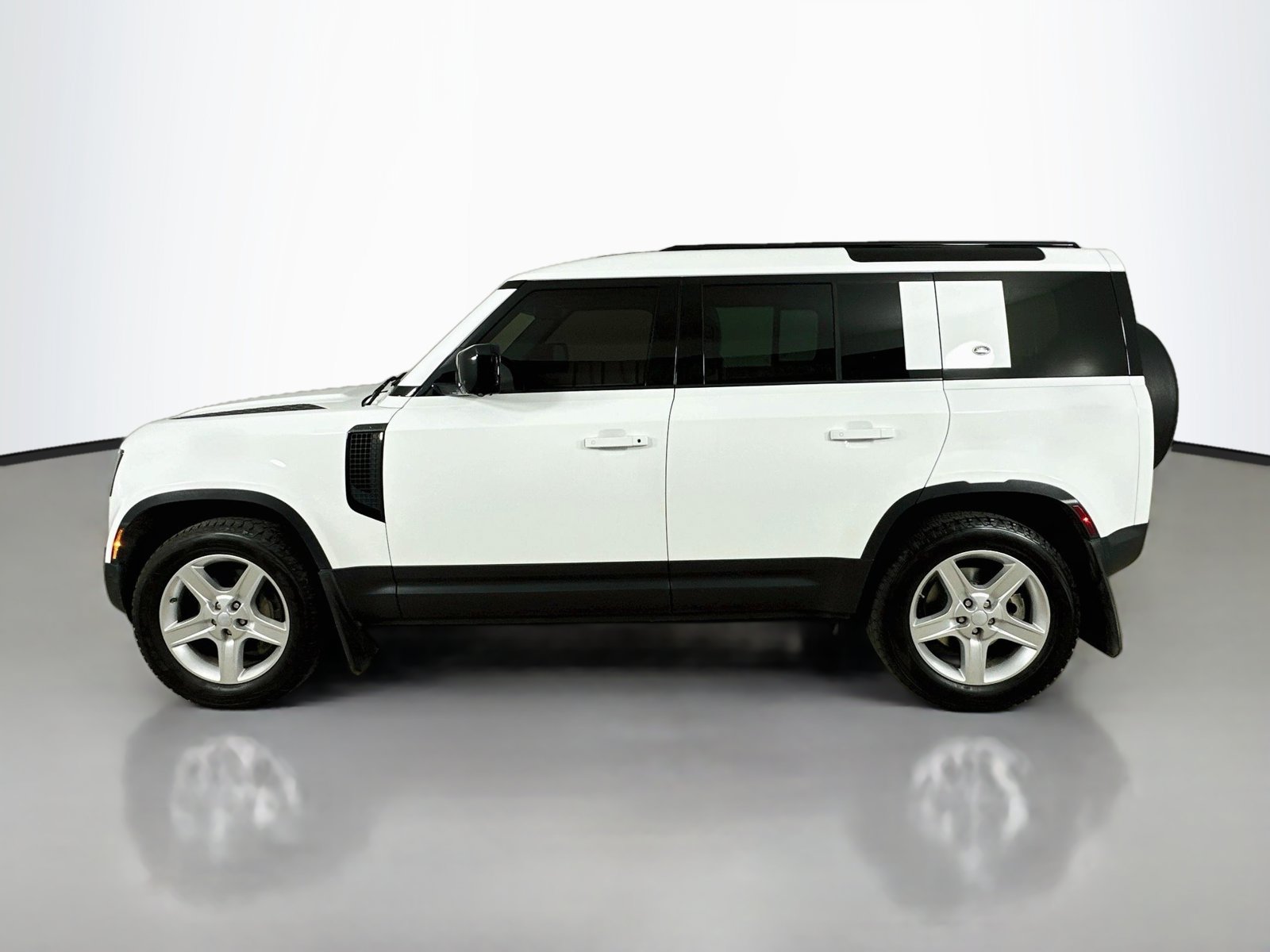 Used 2020 Land Rover Defender 110 SE AWD/4WD image 8