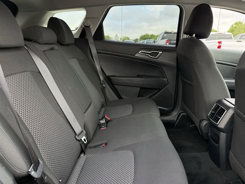 Used 2025 Kia Sportage LX image 25