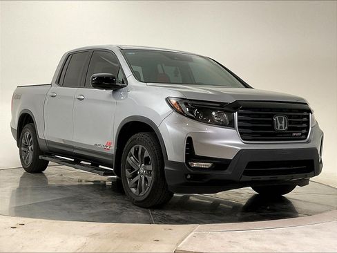Used 2021 Honda Ridgeline Sport image 2
