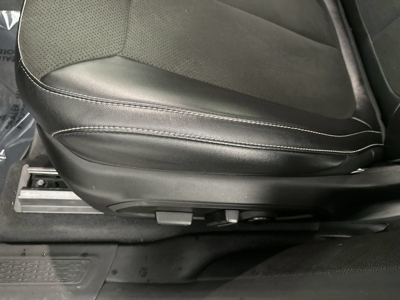 Used 2025 Jeep Grand Cherokee L Altitude RWD image 7