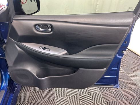 Used 2022 Nissan Leaf S image 11