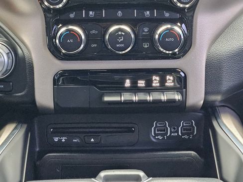 Used 2019 RAM 1500 Laramie AWD/4WD image 13
