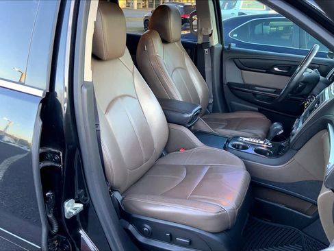 Used 2015 GMC Acadia SLT image 9