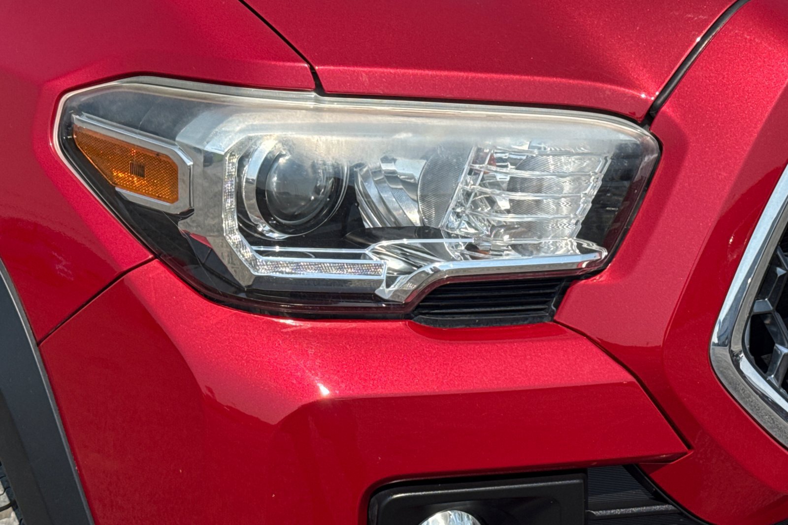 Used 2019 Toyota Tacoma TRD Off-Road AWD/4WD image 46