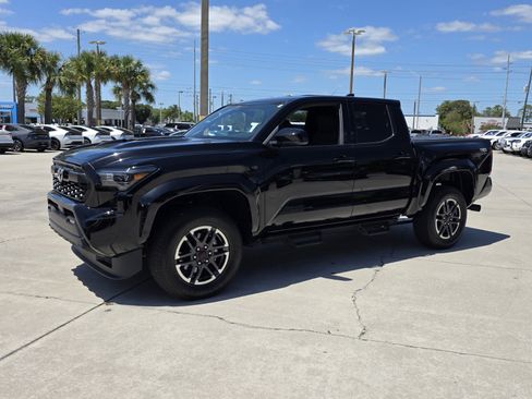 Certified 2025 Toyota Tacoma TRD Sport image 2